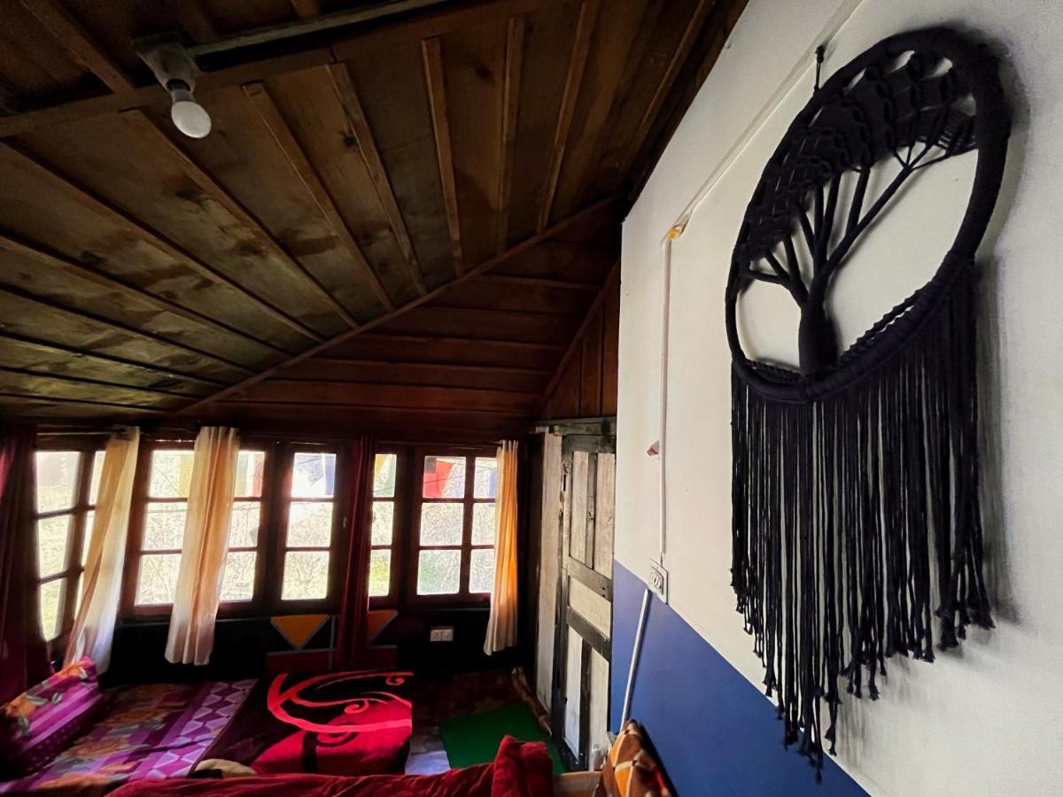 Memoir Homestay Kasol Esterno foto