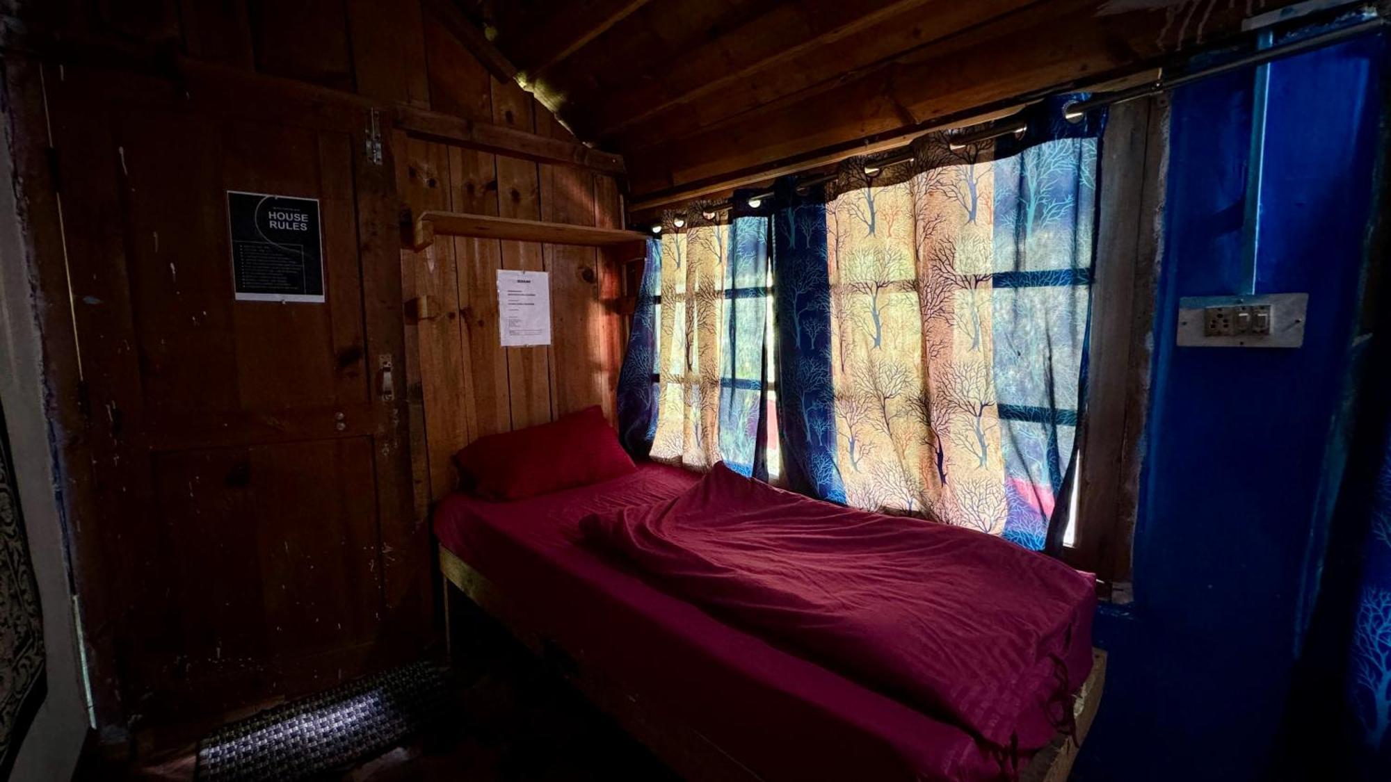 Memoir Homestay Kasol Esterno foto