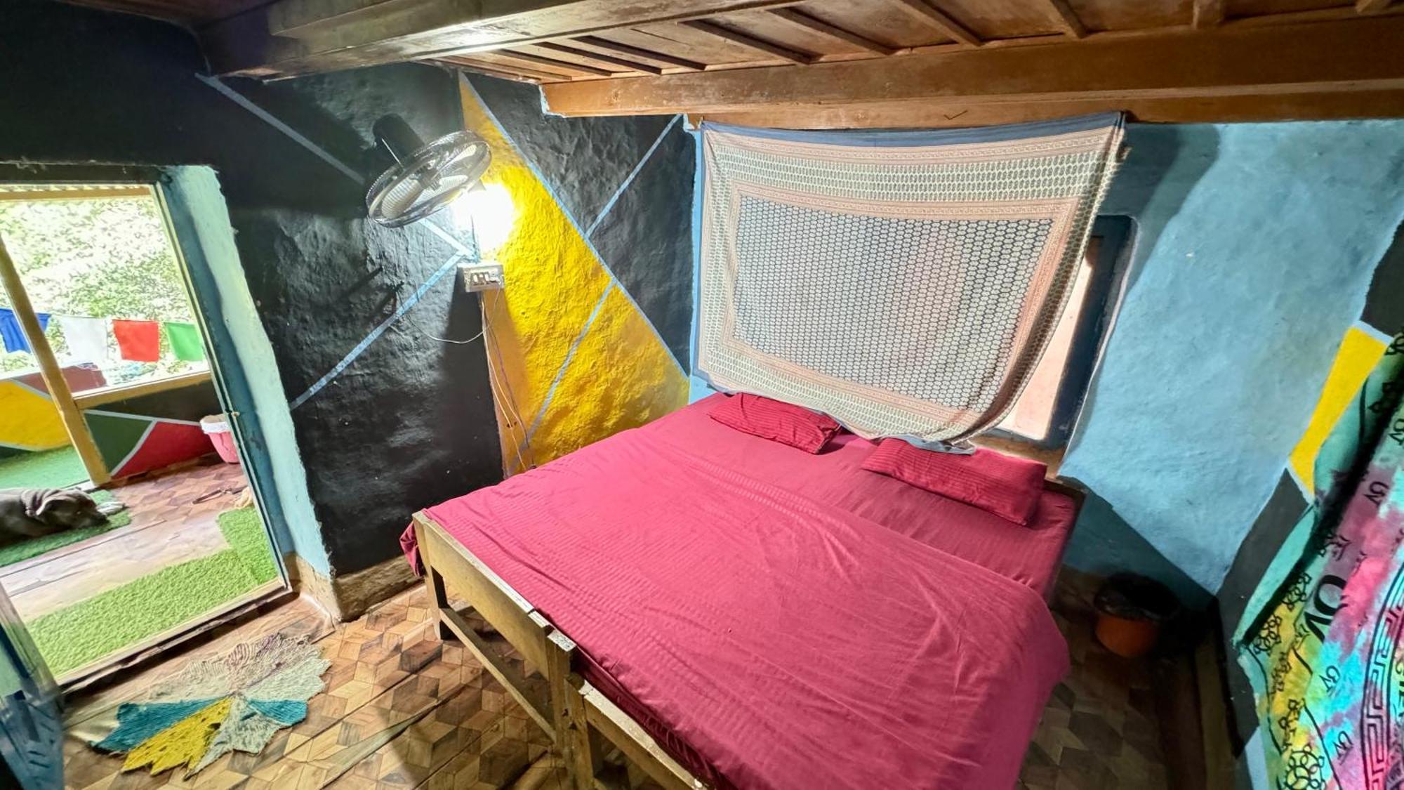 Memoir Homestay Kasol Esterno foto